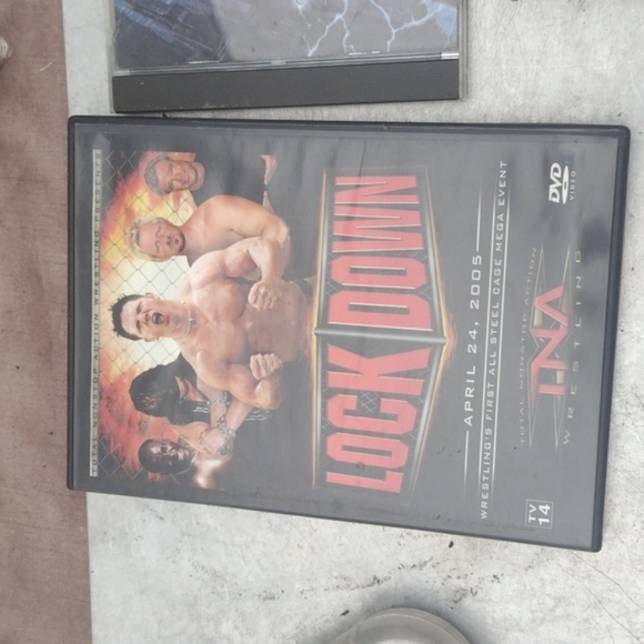 AC/DC and KISS DVD&CD Set - Picture 3 of 3